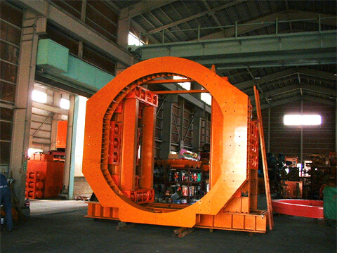 内径φ3500mm超大口径管用専用押輪製作過程の写真